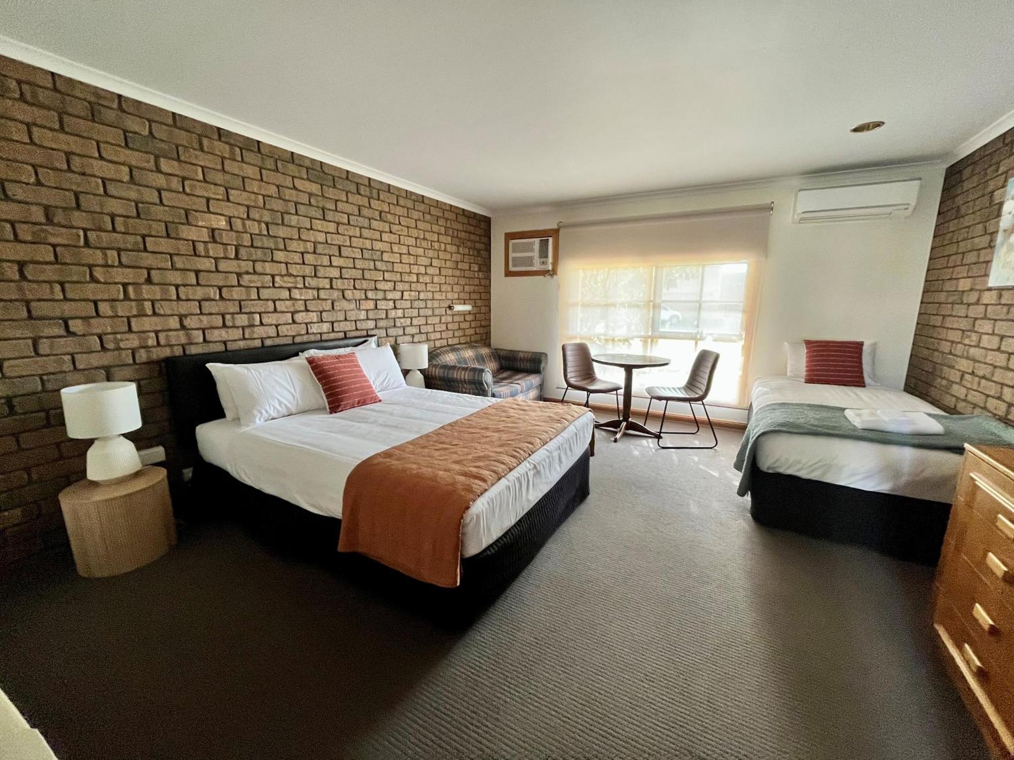 City Colonial Motor Inn Милдьюра Экстерьер фото