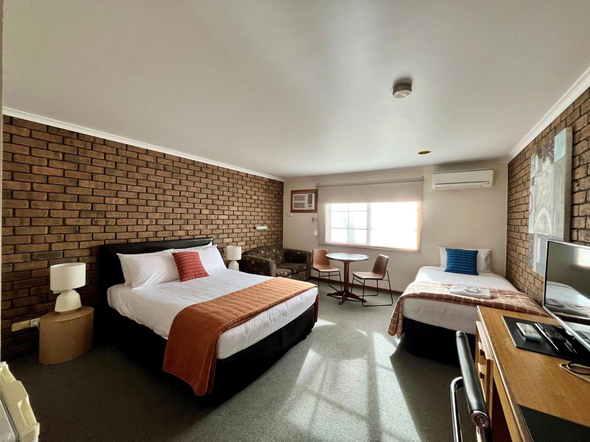 City Colonial Motor Inn Милдьюра Экстерьер фото