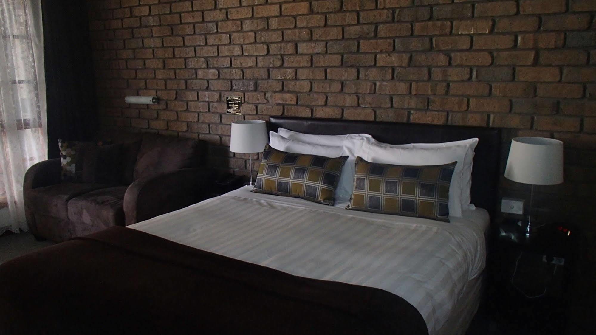 City Colonial Motor Inn Милдьюра Экстерьер фото